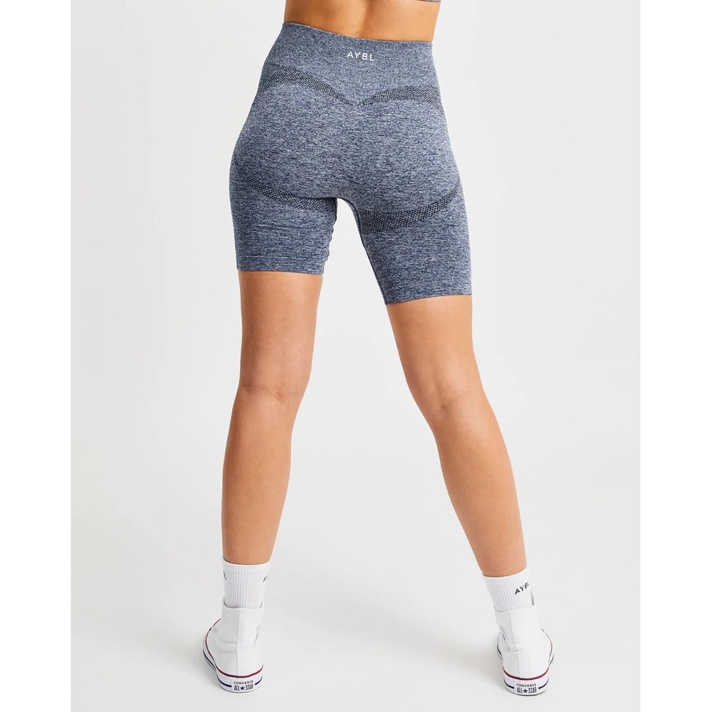 Seamless stretchy navy blue cycling shorts size small never worn